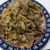 刀削麺で作る★豚肉と豆苗の焼きうどん